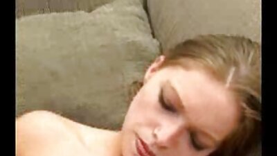 Sexy blonde vrouw in bed met manlief maakt echte amateur zelfgemaakte porno nederlands sexfilms